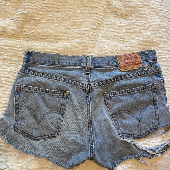 Women’s vintage Levi 550 shorts - Picture 2 of 5
